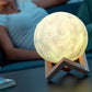 LÁMPARA LED 3D EN FORMA DE LUNA 🌕 | INALÁMBRICA Y MULTICOLOR